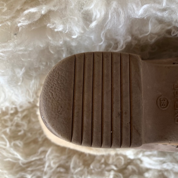 Dansko Bettie Boot shearling lined-- Like New - Picture 6 of 8